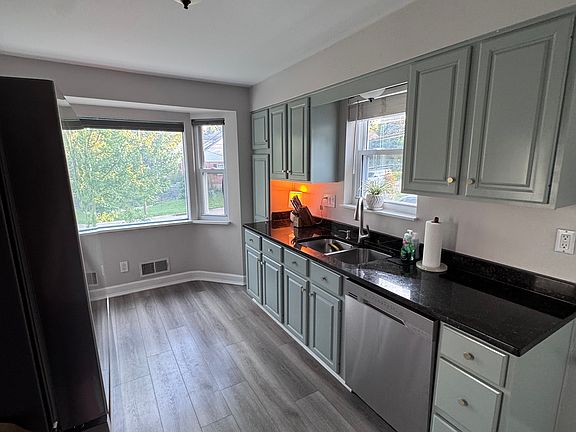 5th image of 4408 Yakima Dr