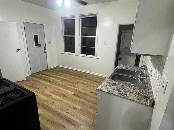 4th image of 1029 4th Ave