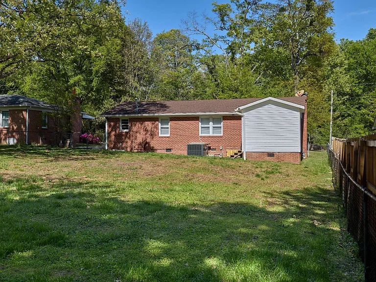 102 Tiffany Dr — Photo 19
