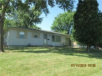 3rd image of 212 W 1st St