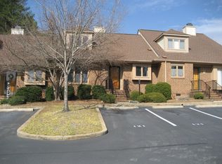 121 Essex Dr, Chapel Hill, NC 27514