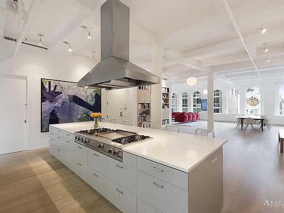 3rd image of 109 W 26th St #Penthouse