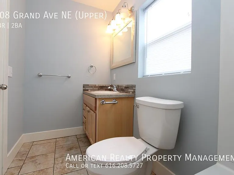 308 Grand Ave NE — Photo 10