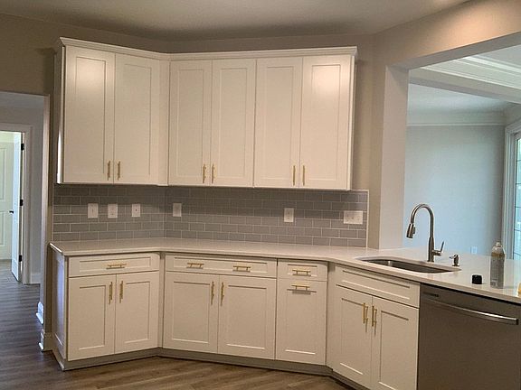 42" Uppers/Pull-out Trash