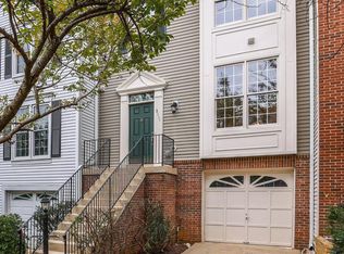 3111 Sutherland Hill Ct, Fairfax, VA 22031