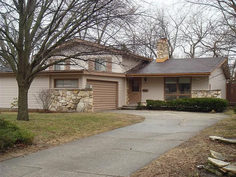 9135 Foliage Ln photo 1