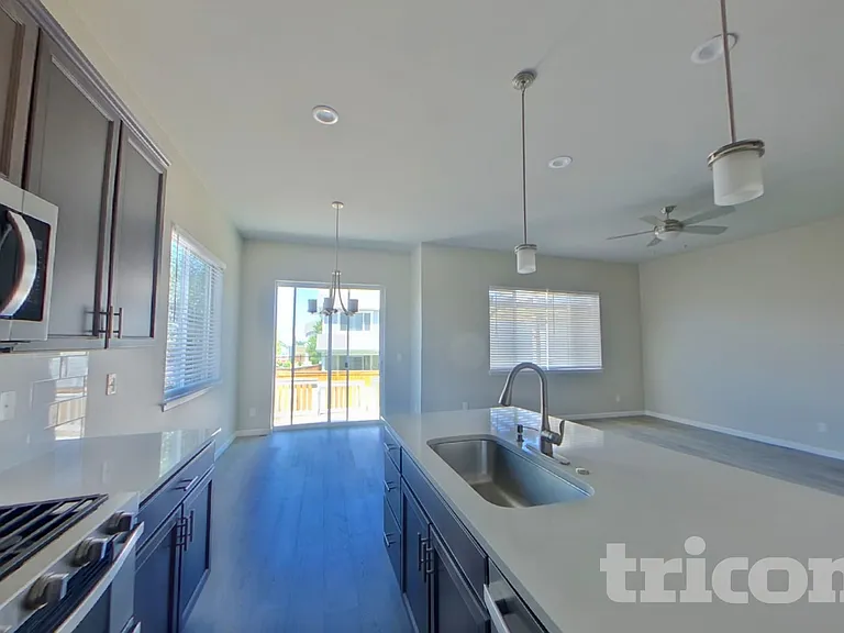 686 Ranchhand Dr — Photo 4