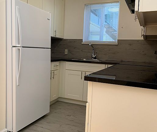 2nd image of 346 Richmond Dr #6