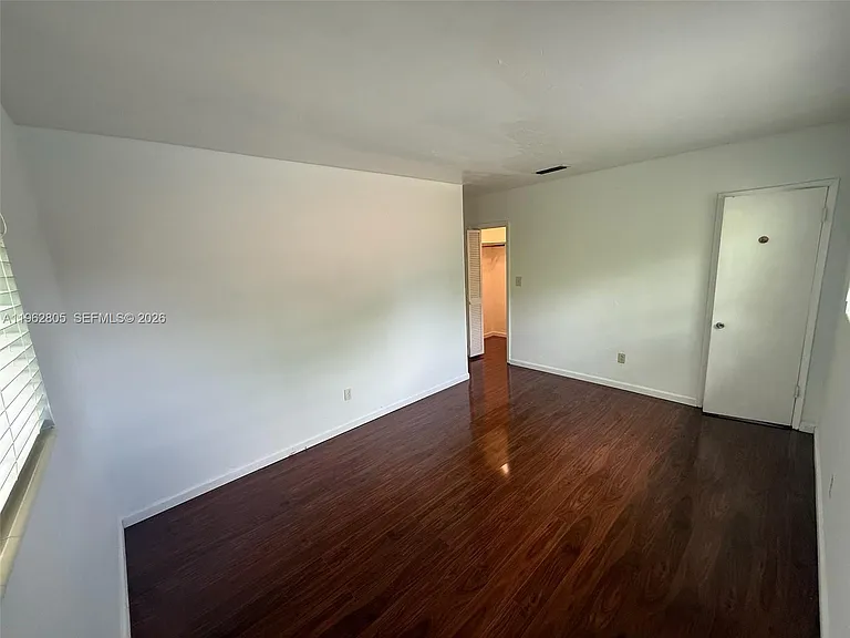 1260 NE 200th Ter — Photo 36