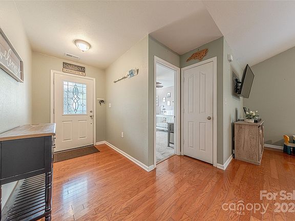 2nd image of 15212 Edgewater Forest Ln