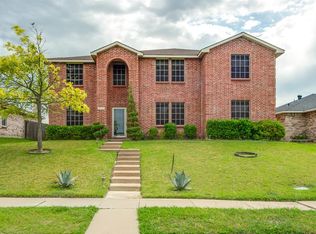 2932 Crimson Clover Dr, Lancaster, TX 75134