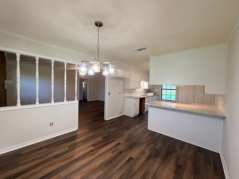 217 Flagg Dr — Photo 5