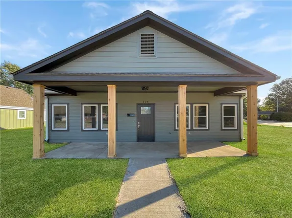 305 W Broadway St, Higginsville, MO 64037