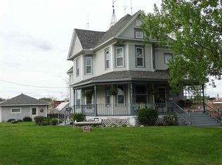 27 2nd Ave SW, Waukon, IA 52172