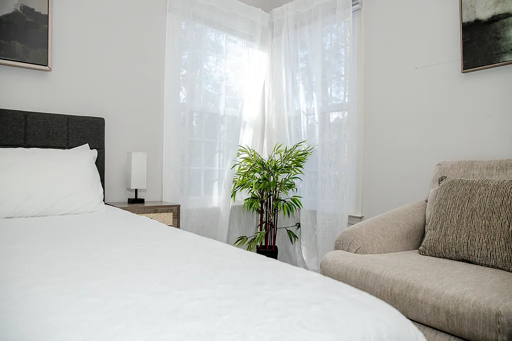3 bed, $3,500 — Photo 4