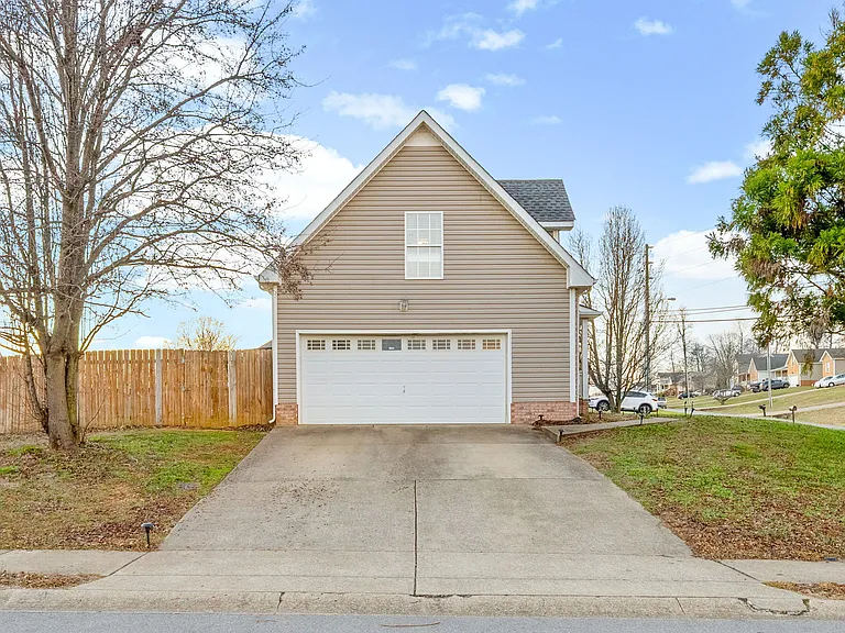 1700 Cedar Springs Cir — Photo 31