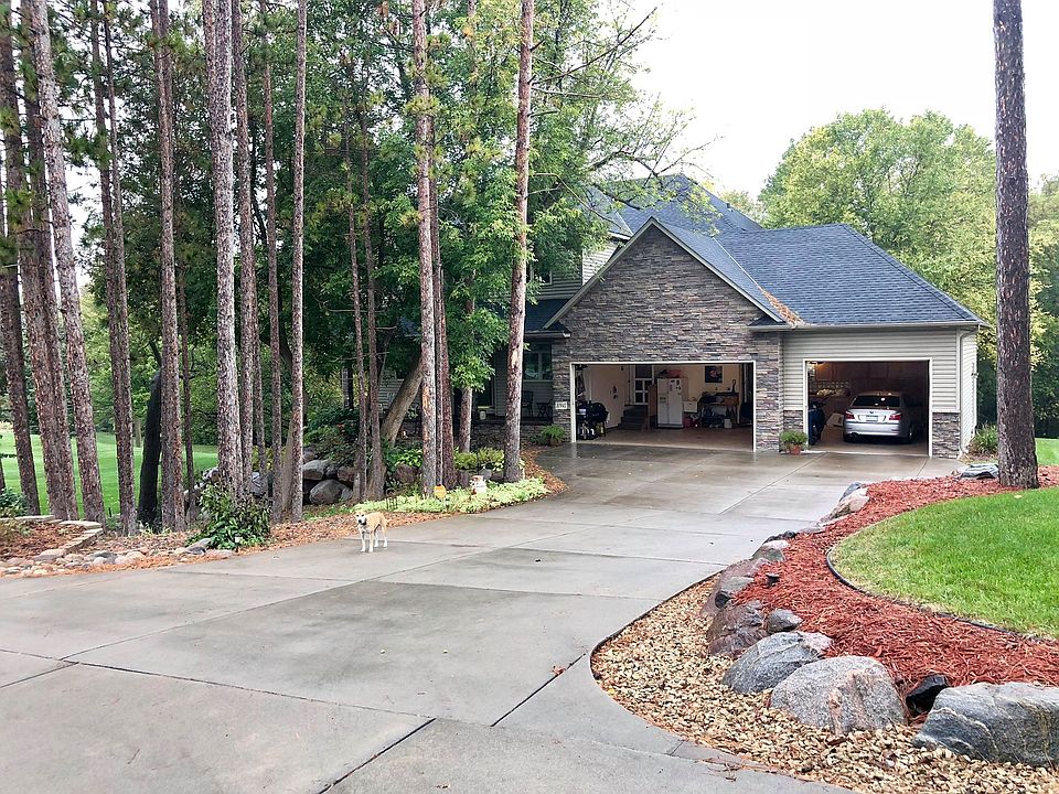 1st image of 10947 Woodland Dr N