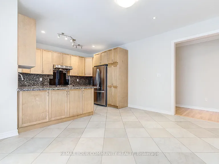 76 Ivy Glen Dr — Photo 11