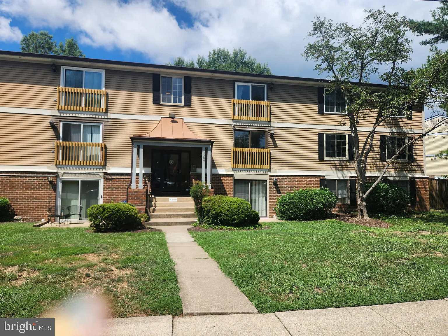 Mount Vernon Lakes Condo — Photo 1