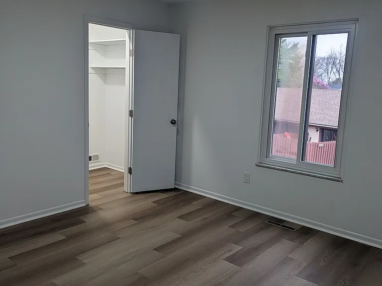 1314 Yorkland Rd — Photo 3