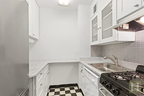 Rented by Halstead Real Estate | media 17