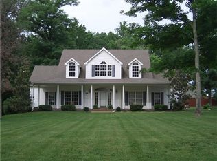 1002 Ridglea Dr, Burns, TN 37029