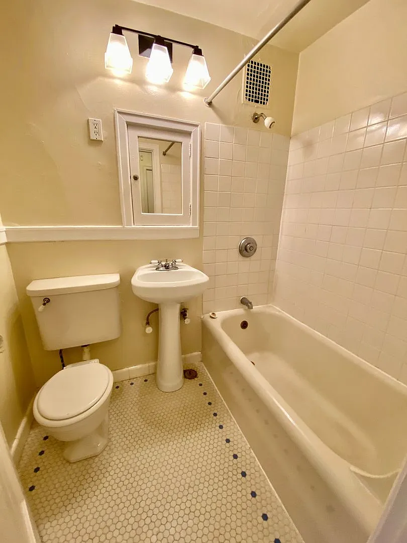 Cornell Apartments — Photo 4