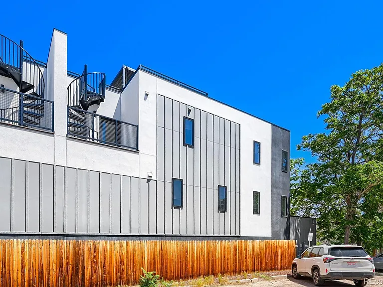2730 N Clay St — Photo 29