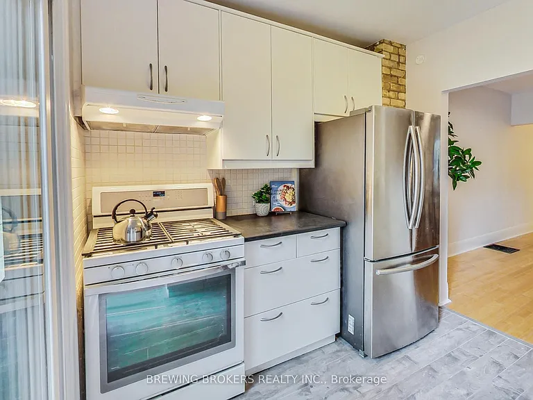98 Moberly Ave — Photo 11