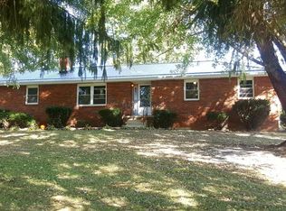 940 County Line Rd NE, Bremen, OH 43107