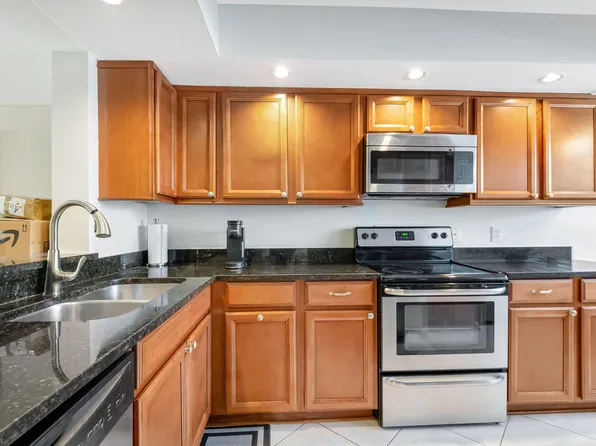 624 NE 20th Lane, Boynton Beach, FL 33435