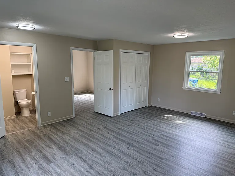243 Rockwell St — Photo 7