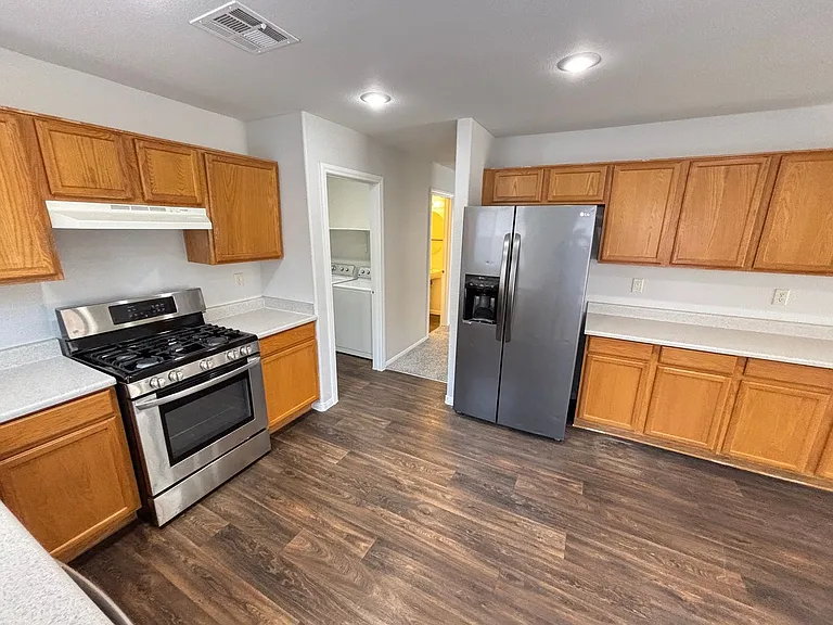 3237 Little Stream St — Photo 5