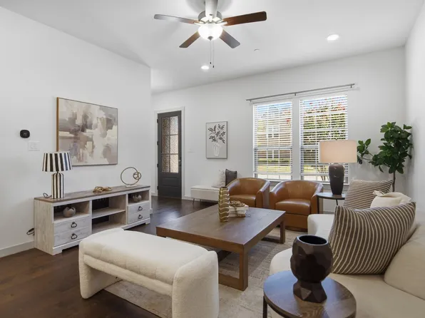 2221 Lasso Ln, Carrollton, TX 75010