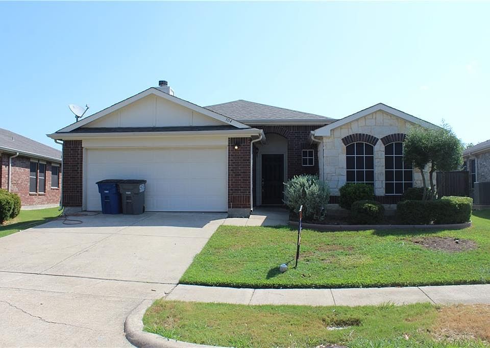 1st image of 304 Admiral Dr