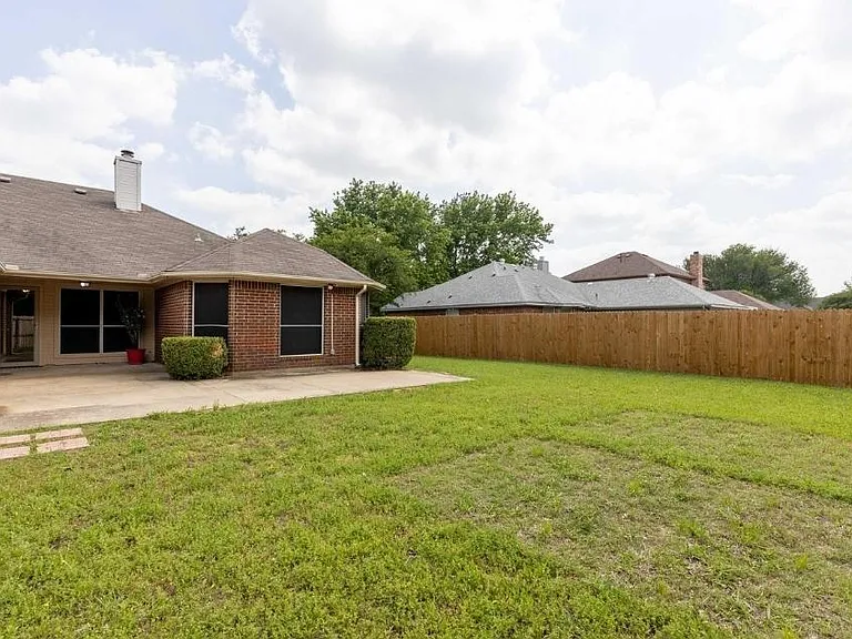 2713 Wild Grove Ln — Photo 2