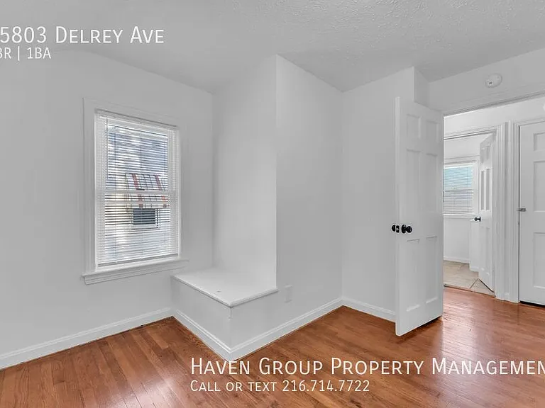 15803 Delrey Ave — Photo 8