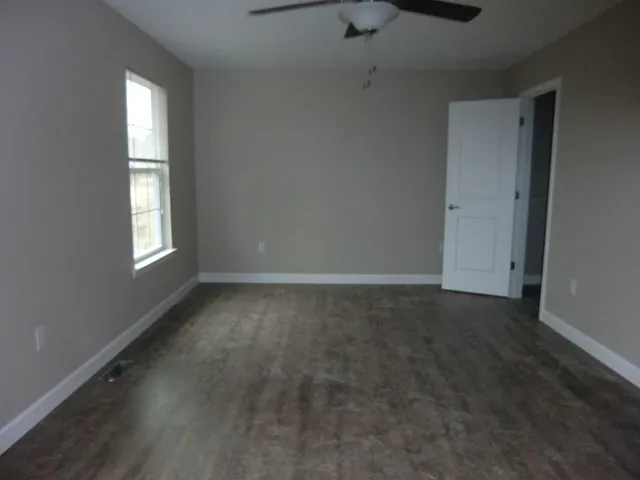 1338 Village Circle Dr — Photo 12