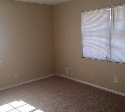 5th image of 2138 Woodfield Dr
