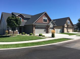 562 N Paddington Pl, Star, ID 83669