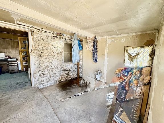4th image of 310 Buluwayo Ave