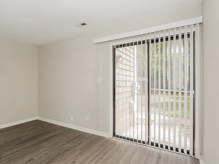 5128 Glenview Ct — Photo 14