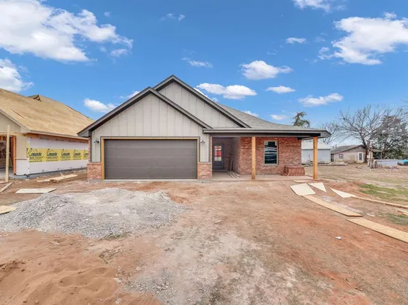 714 Cherry Ave, Cache, OK 73527