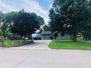 611 10th St, Perry, IA 50220