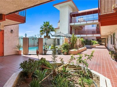 7625 Reseda Blvd UNIT 105, Reseda, CA, 91335