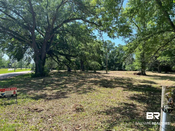 22995 Chicago St, Robertsdale, AL 36567