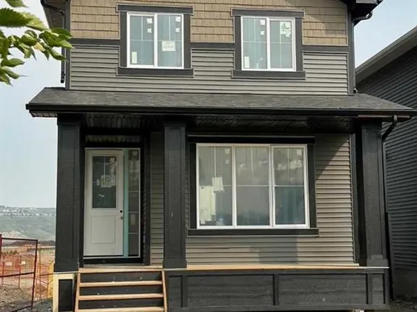 414 W River Ave, Cochrane, AB T4C 2C1