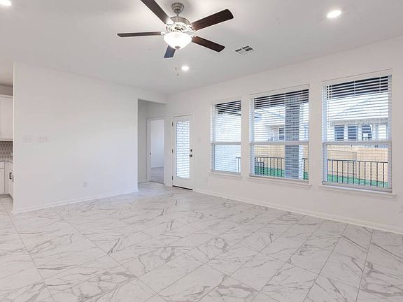 3rd image of 309 Barton Oak Trl