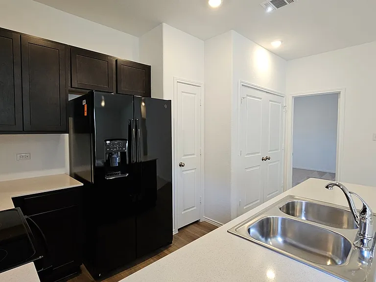 418 Paddlefish Ln — Photo 10