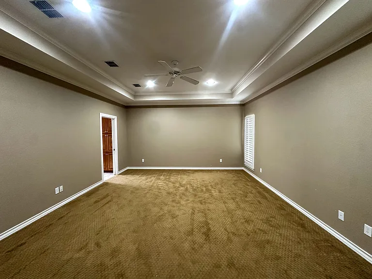 401 Springwood Ct — Photo 9